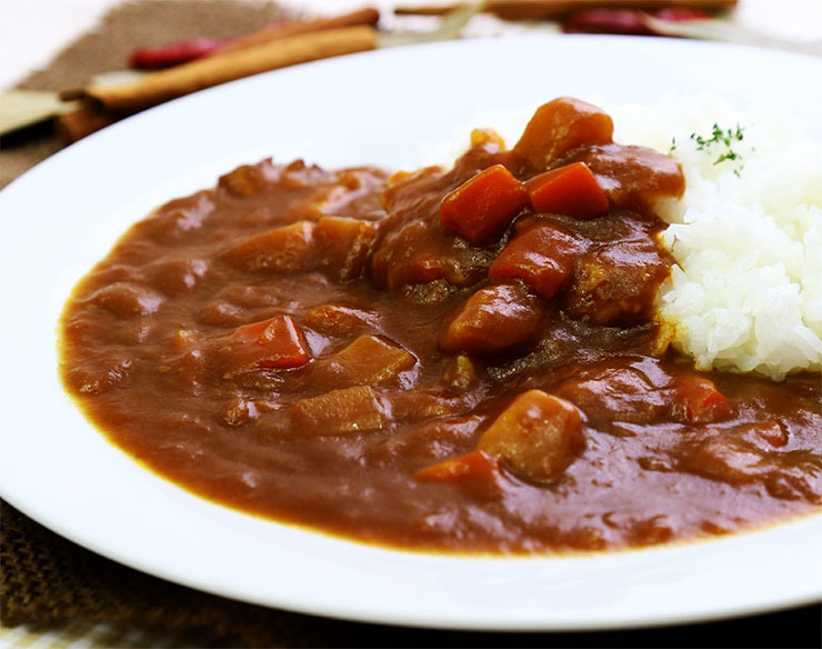 彡 ﾟ ﾟ ハヤシライスとカレーライスとビーフシチューを食べ比べて当てれる奴いないだろ